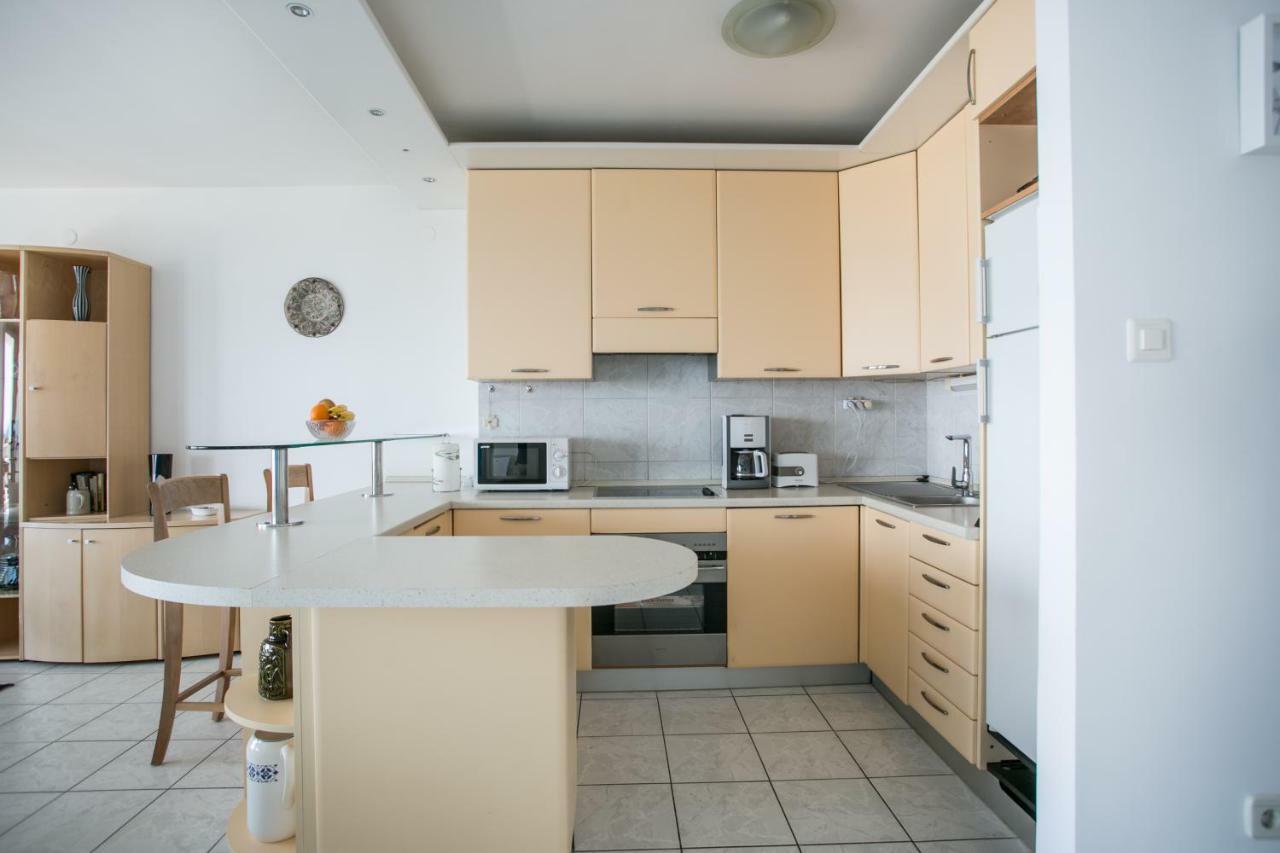 Sea View Apartment Reno W/Garage Split Exterior foto
